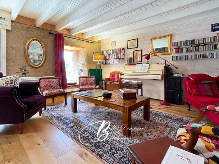Image No.7-6 Bed House for sale
