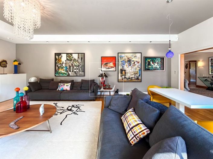 Image No.6-6 Bed House for sale