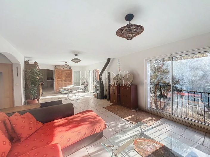 Image No.17-4 Bed House for sale