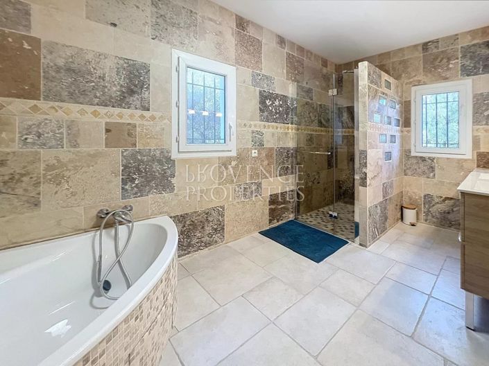 Image No.20-4 Bed House for sale