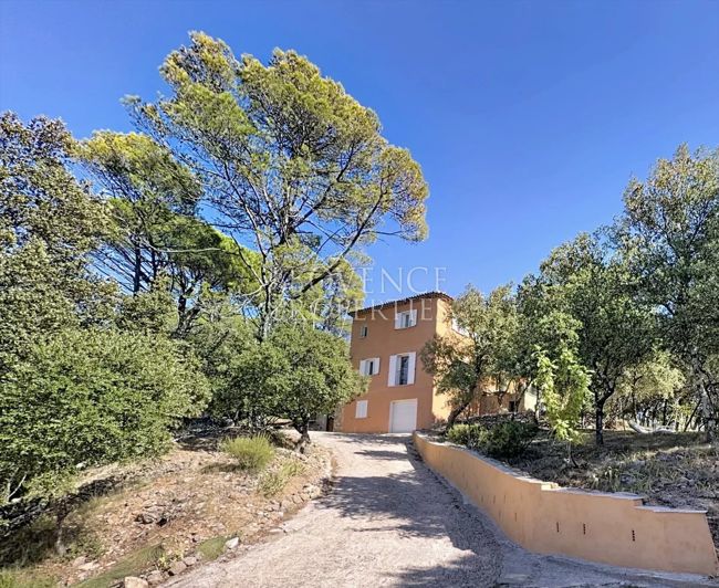 Image No.8-4 Bed House for sale