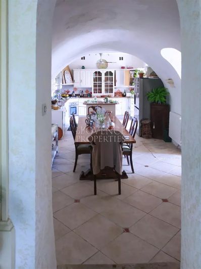 Image No.18-3 Bed House for sale