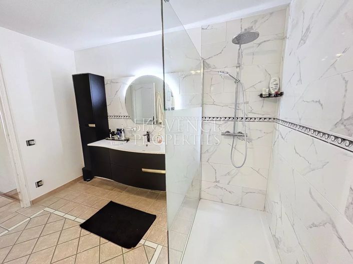 Image No.14-3 Bed House for sale