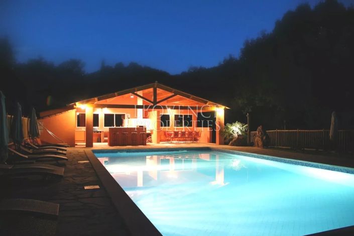 Image No.13-23 Bed House for sale