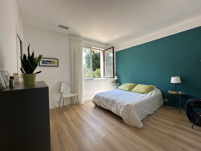 Image No.18-3 Bed House for sale
