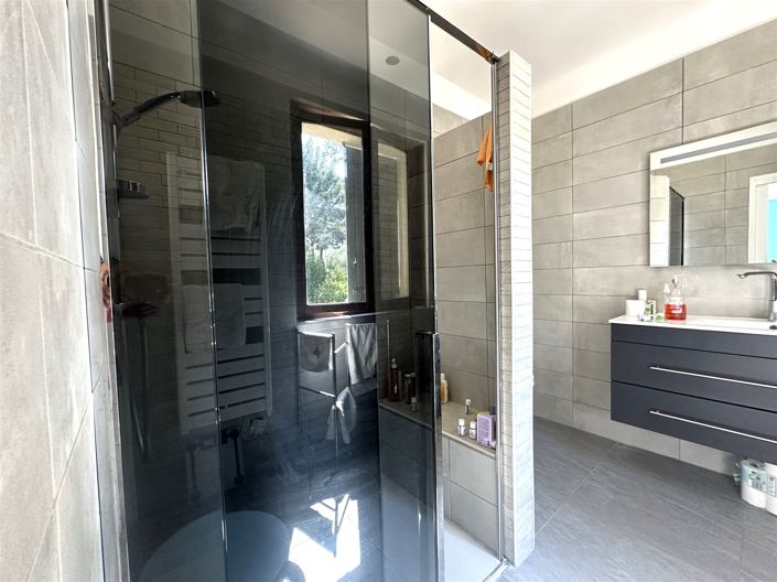Image No.21-3 Bed House for sale