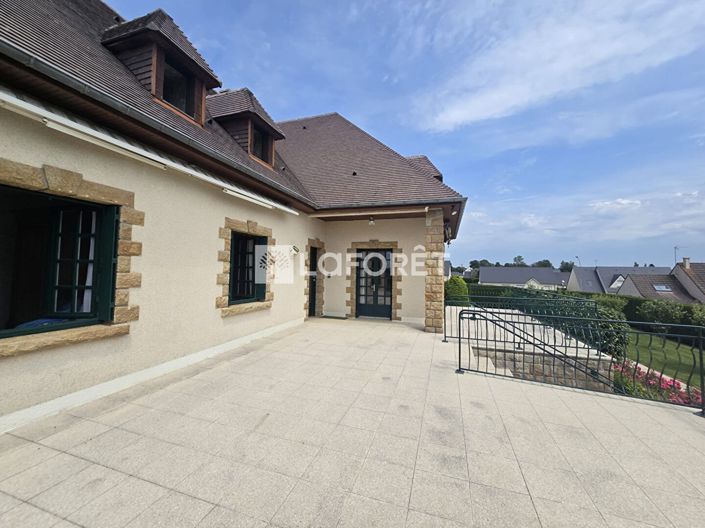 Image No.12-5 Bed House for sale