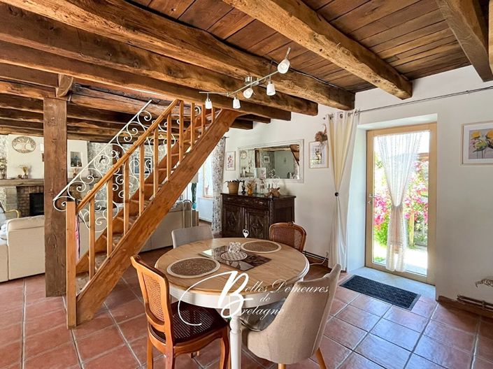 Image No.8-5 Bed House for sale