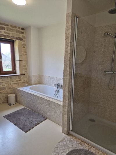 Image No.17-4 Bed House for sale