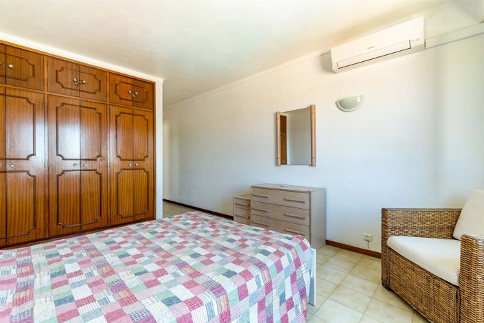 Image No.20-2 Bed Apartment for sale