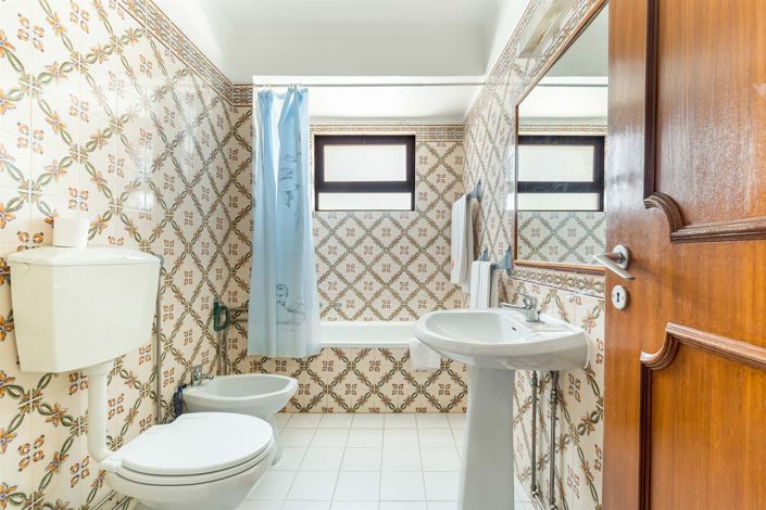Image No.22-2 Bed Apartment for sale
