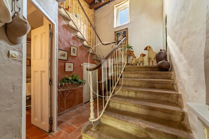 Image No.3-4 Bed House for sale