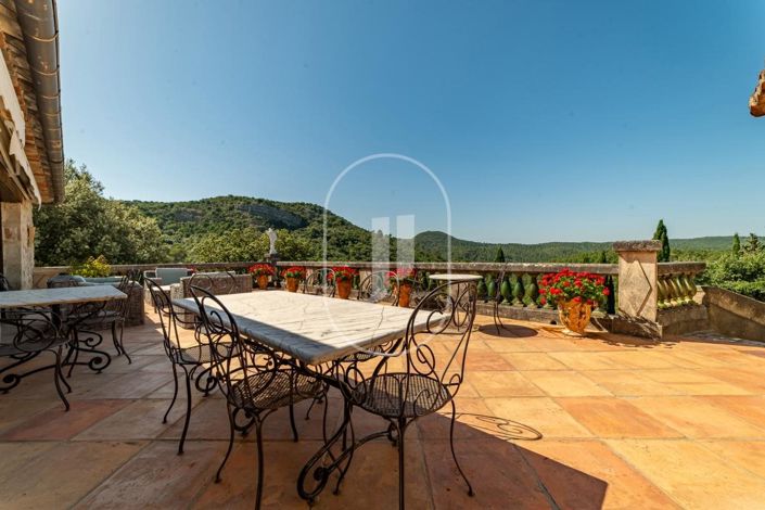 Image No.4-9 Bed House for sale