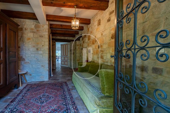 Image No.5-9 Bed House for sale
