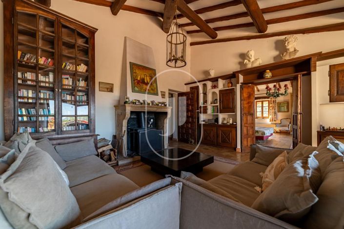 Image No.9-9 Bed House for sale