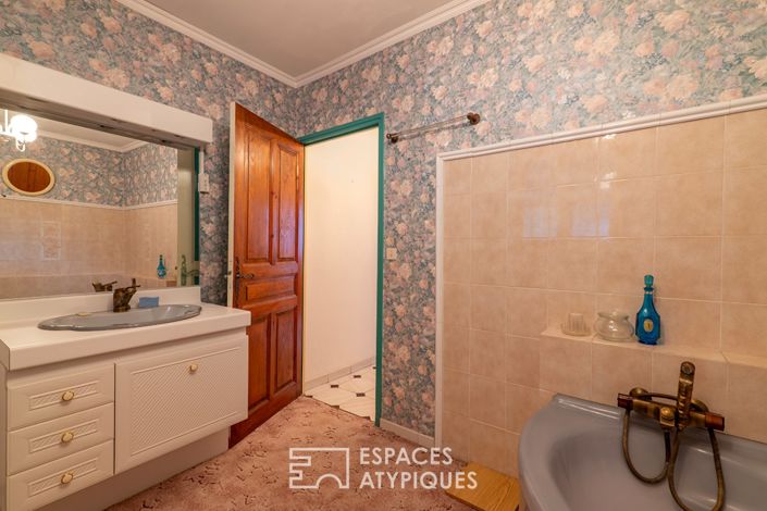 Image No.9-6 Bed House for sale