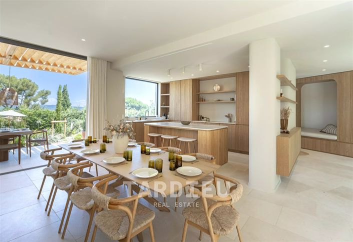 Image No.2-6 Bed House for sale