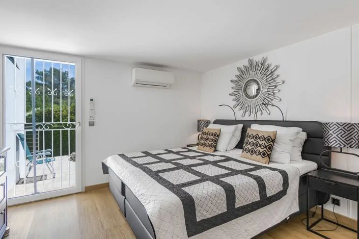 Image No.20-4 Bed House for sale