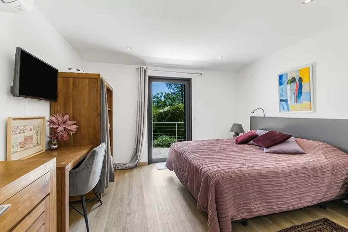 Image No.24-4 Bed House for sale