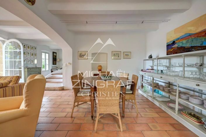 Image No.10-6 Bed House for sale