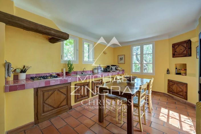 Image No.11-6 Bed House for sale