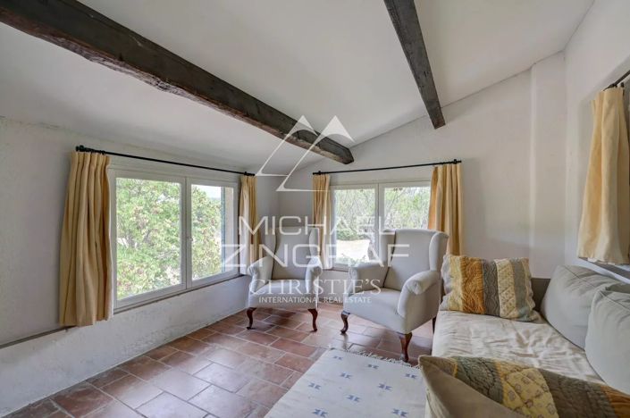 Image No.16-6 Bed House for sale