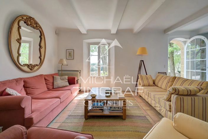 Image No.8-6 Bed House for sale