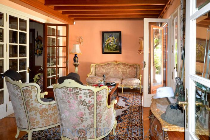 Image No.3-8 Bed House for sale