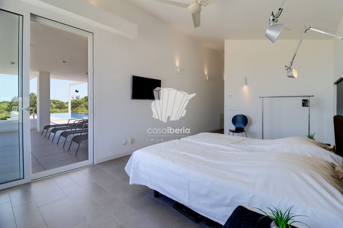 Image No.20-4 Bed House for sale