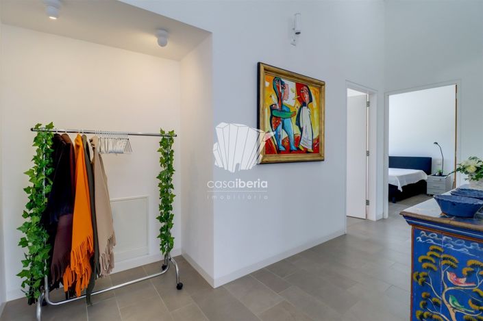 Image No.25-4 Bed House for sale