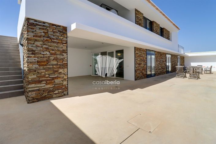 Image No.40-4 Bed House for sale