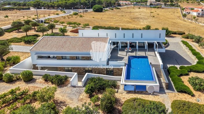 Image No.49-4 Bed House for sale