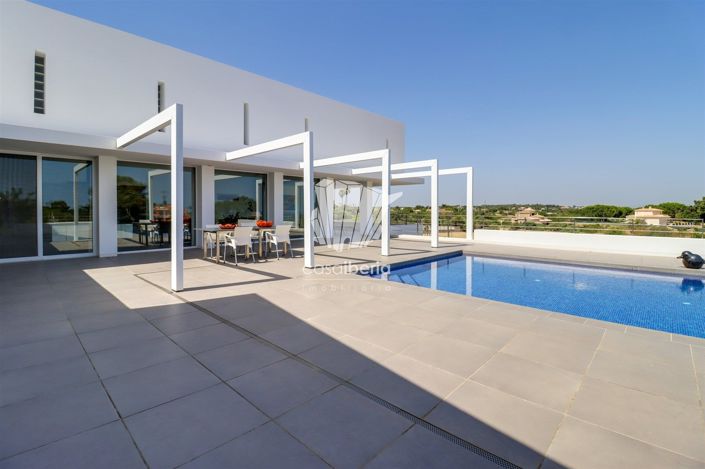 Image No.54-4 Bed House for sale