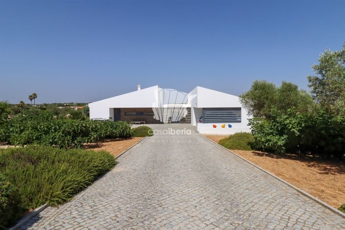 Image No.60-4 Bed House for sale
