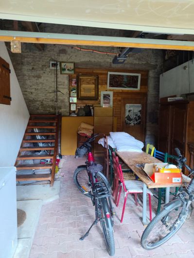 Image No.24-7 Bed House for sale