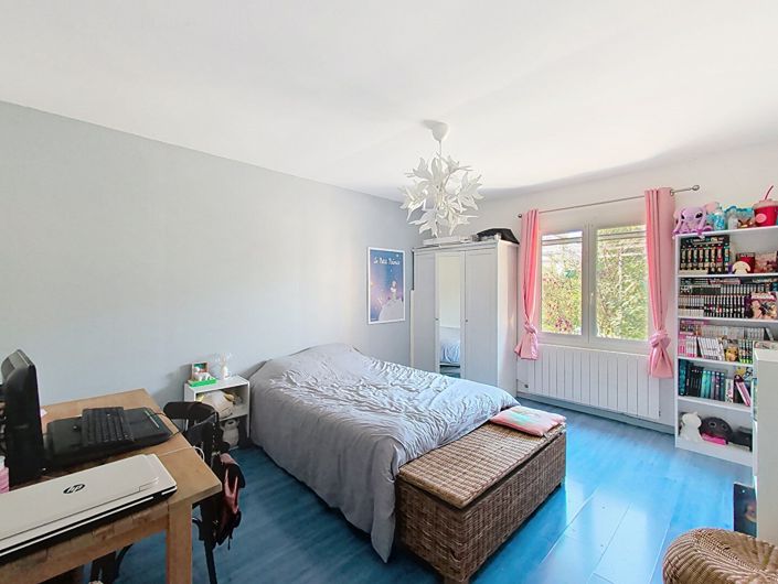 Image No.6-3 Bed House for sale