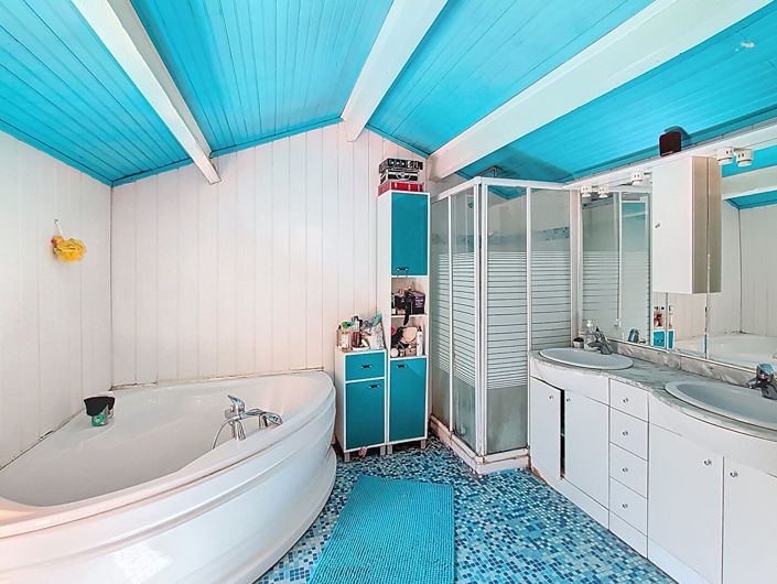 Image No.9-3 Bed House for sale