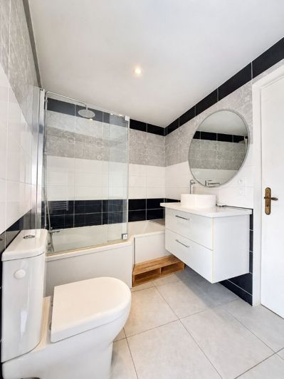 Image No.12-3 Bed House for sale
