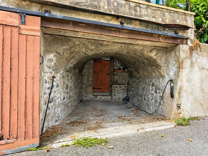 Image No.17-3 Bed House for sale