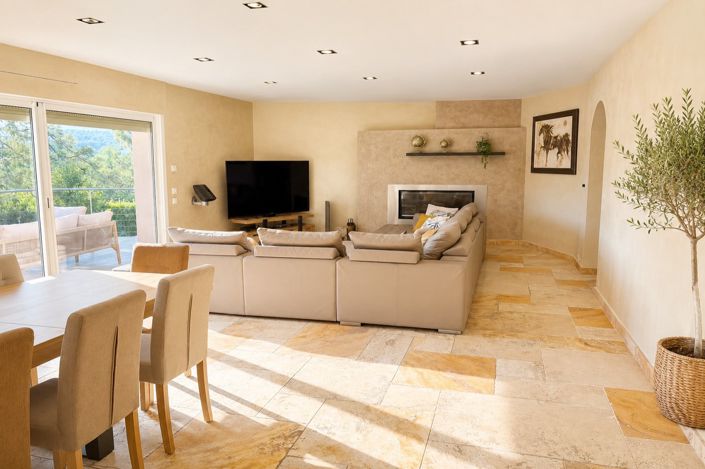 Image No.3-6 Bed House for sale