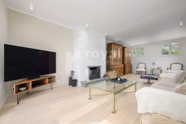 Image No.3-5 Bed House for sale