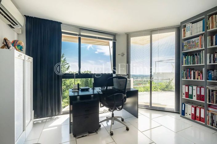 Image No.9-4 Bed House for sale
