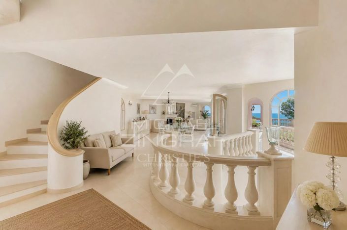 Image No.8-6 Bed House for sale