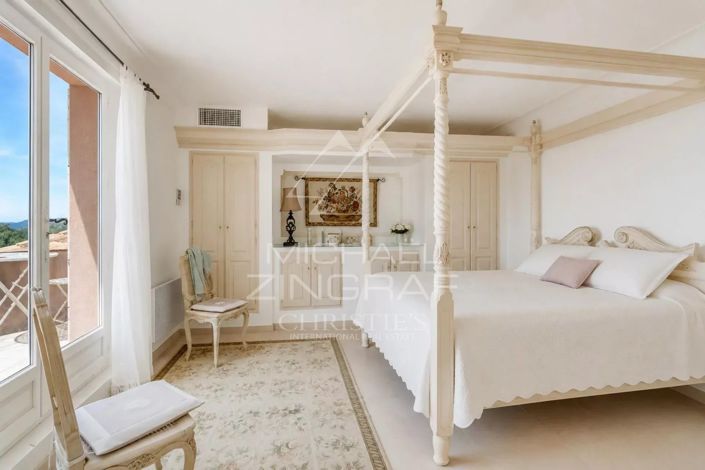 Image No.9-6 Bed House for sale
