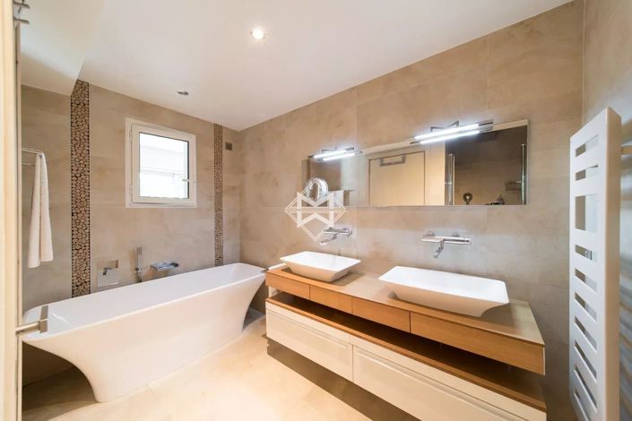 Image No.8-4 Bed Apartment for sale