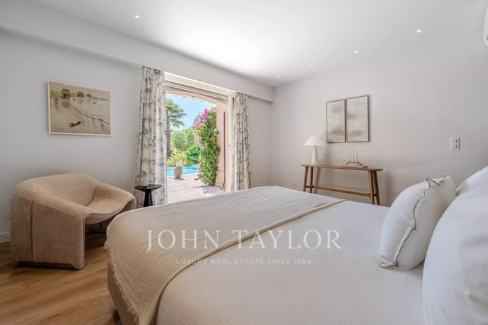 Image No.16-6 Bed House for sale