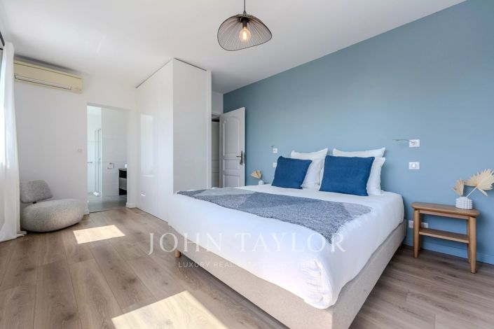 Image No.17-6 Bed House for sale