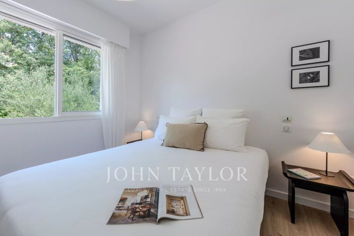 Image No.19-6 Bed House for sale