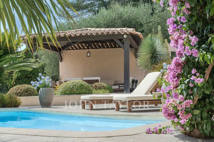 Image No.25-6 Bed House for sale