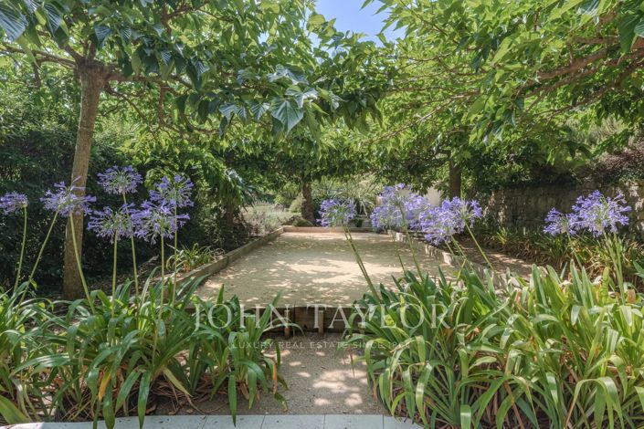Image No.27-6 Bed House for sale